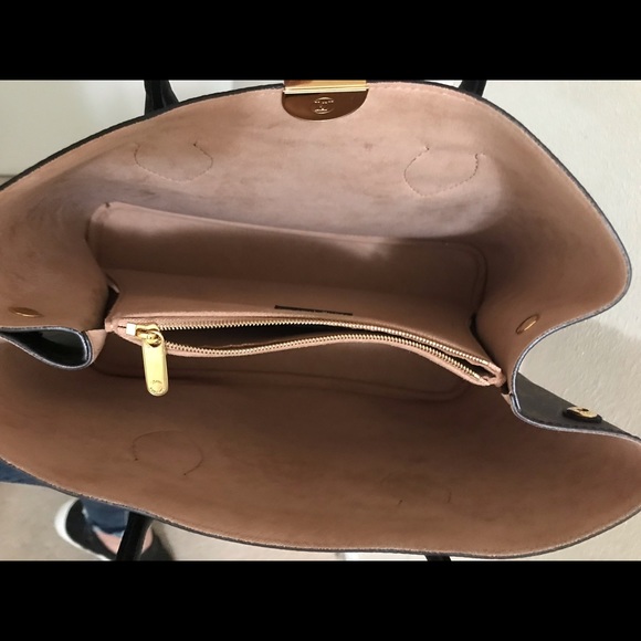 Louis Vuitton bag - Picture 7 of 8